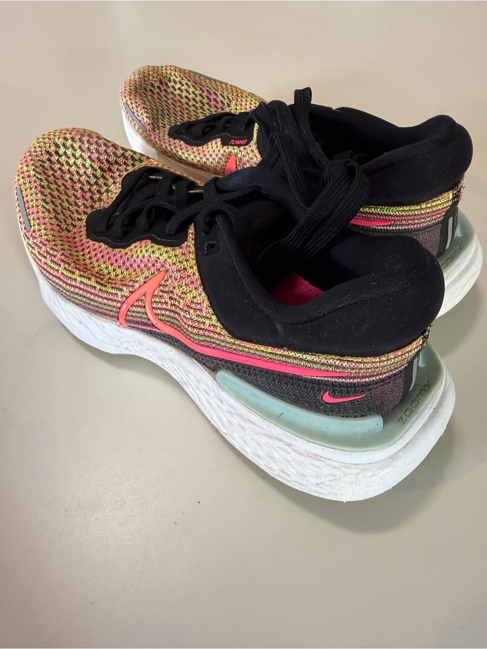 Nike ZoomX Invincible Run Flyknit FK Volt Mango Black, SIZE 8.5 US - Picture 4 of 10